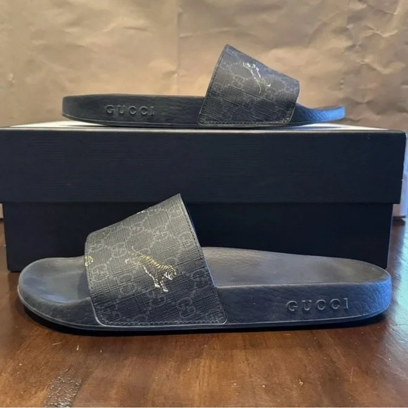 Gucci GG Supreme Black Tiger Print Slides/Sandals Size 10 Mens - Picture 4 of 4